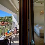 La Signora Hotel Lourdata (Kefalonia)