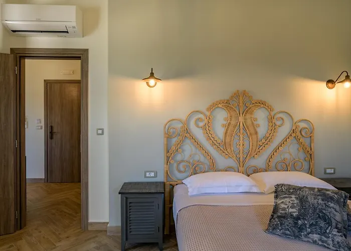 La Signora Hotel Lourdata (Kefalonia)