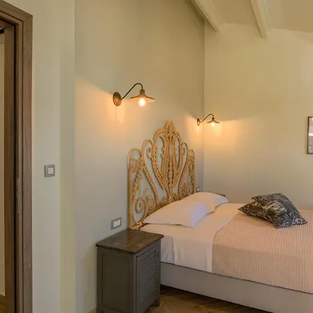 La Signora لورداهاتا